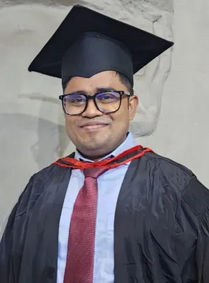Dr. Manos Majumder